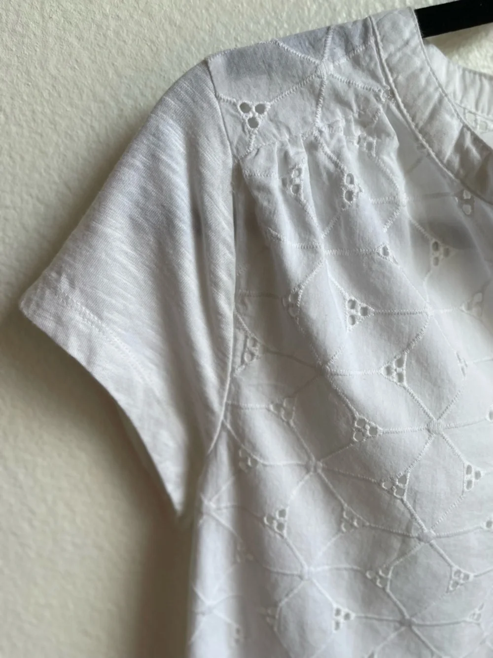 St. John’s Bay Cotton White Top Size‎ S